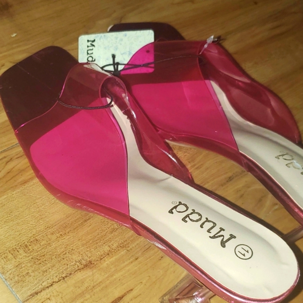 BRAND NEW! Summer Heels